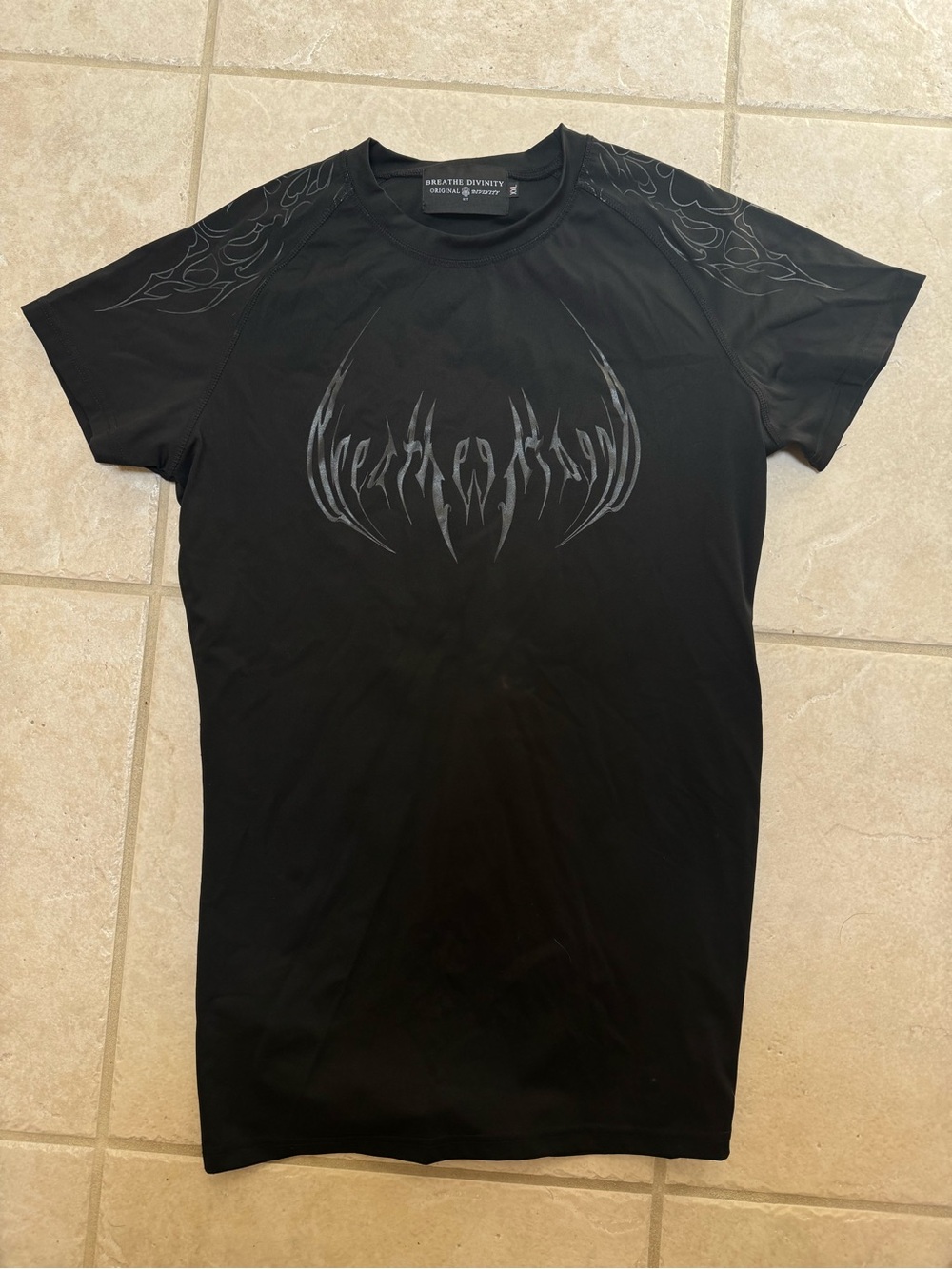 Breathe Divinity Black Graphic Short-Sleeve Compression Tee
